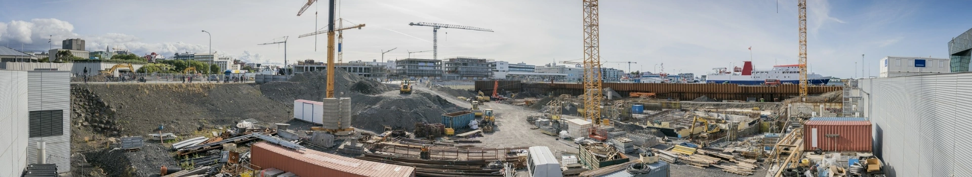 Panorama z widokiem na budowę osiedla